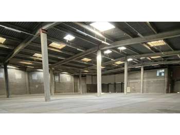 Entrepôt 9000m² investisseur utilisateur A6