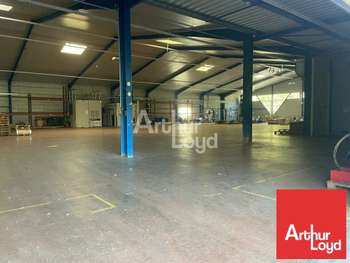 Local d'activité 1 290m² à vendre aux Essarts