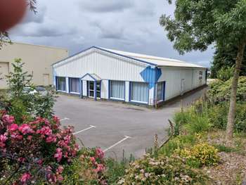 Vente murs commerciaux 450m² en zc Ploërmel