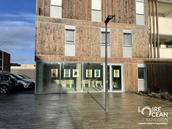 AV murs commerciaux 165m² proche gare à Clisson