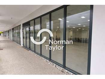 Local commercial 177m² à vendre axe passant Ondres