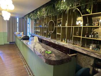 A vendre murs bar restaurant avec logement 92