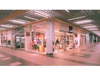 AV murs commerciaux 1200m² zone commerciale Thiers