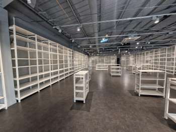 AV local 740m² excellente visibilité Vannes Ouest