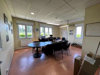 A louer bâtiment activité 1060m² forte visibilité