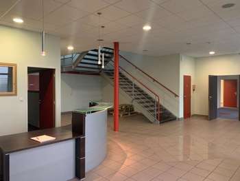 Loue bâtiment d'activité de 4075m² en ZAI à Cholet