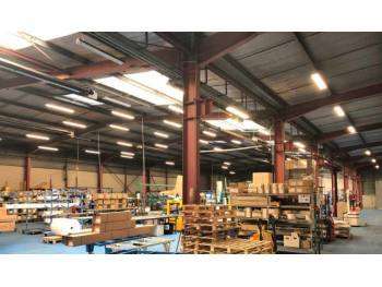 A louer bâtiment industriel de 2700m² à Rousset ZI