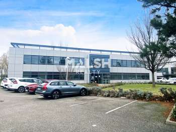 Bureaux de 193m² à louer en R+1 à Saint Priest