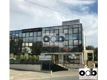 Loue bureaux de 75m² au 1er étage à Mougins
