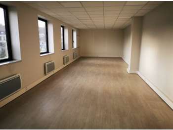 Bureaux de 57m² à louer au 1er étage à Roubaix
