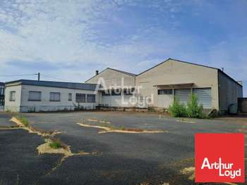 Local de stockage 820m² à louer à Châtellerault