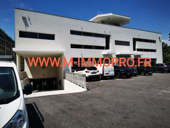Loue local commercial 1207m² à la Colle sur Loup