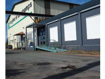 Location entrepôt bureaux de 1 100m² à Blanzy