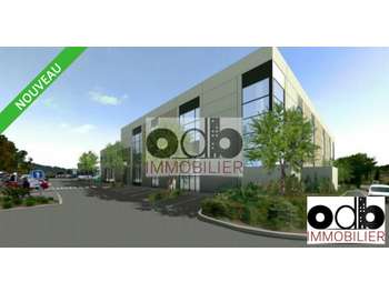 Locaux 379m² à louer à Grasse