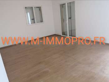 A louer bureaux 63m² en RDJ à Grasse proche Palais