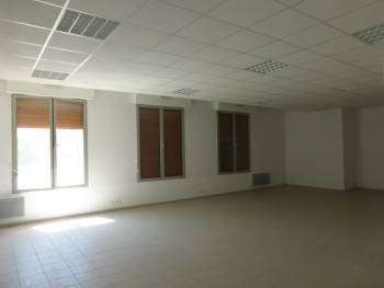 A louer local 78 m² Joliette 13003