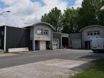 Local d'activité atelier 400m² à louer àCharmes