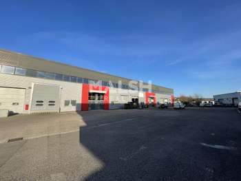 Local d'activité 2506m² div à louer à Dagneux