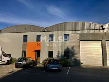 Local activité 670m² à louer à Dardilly sortie A6