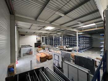 Loue local d'activité de 6000m² Angers Nord
