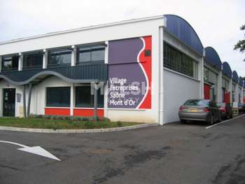 Local d'activité et bureaux 875m² à louer à Genay