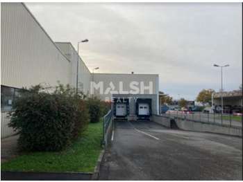 Local d'activité de 7034m² à louer à Venissieux
