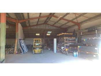 Local d'activités 1005m² à louer à Perpignan