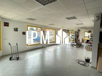 A louer local d'activités 875 m² Gignac la Nerthe