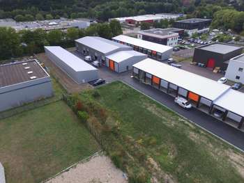 Location local d'activités 150m² PMR Saint-Sauveur