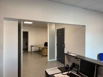 Loue local avec atelier de 250m² à Angers Nord