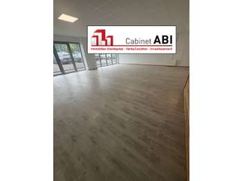 A louer local commercial de 130m² à Cholet Est