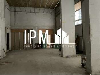 A louer local commercial 205m² Marseille 13002