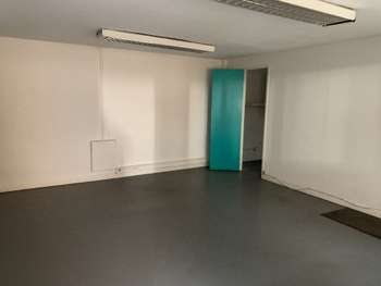 Loue local commercial 450m² axe fréquenté à Angers