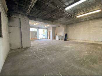 A louer local commercial de 71m² à Vitrolles ZI