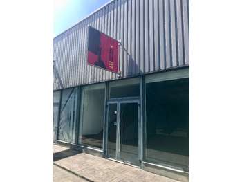 Loue local commercial de 150m² Baie Mahault