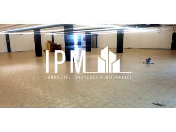 A louer local commercial de 445m² Puget-sur-Argens