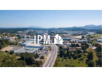 A louer local commercial de 583m² Plan de Campagne
