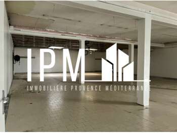 A louer local commercial 611m² Brignoles 83170