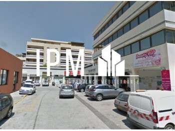 A louer local commercial 97m² à Hyères centre