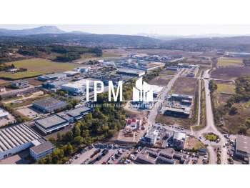 A louer local d'activité 2236m² à Aix Les Milles