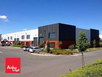 A louer locaux de 240m² à Chartres Gellainville
