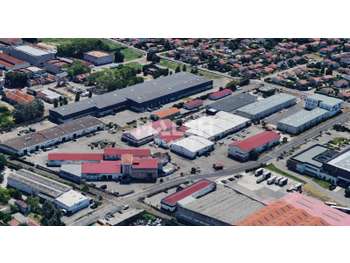 Locaux et bureaux 1131m² divisibles à Décines