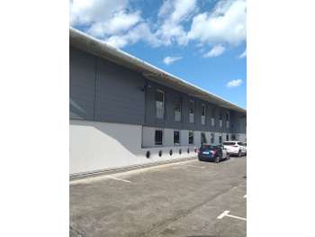A louer plateau bureaux de 200m² à Dillon stade
