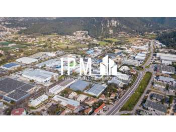 Local d'activité à louer de 2.250m² à Aubagne