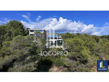Bureaux de 395m² avec terrasse à louer à Valbonne