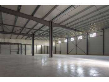 Local d'activité de 1270m² à louer ZI Domitia