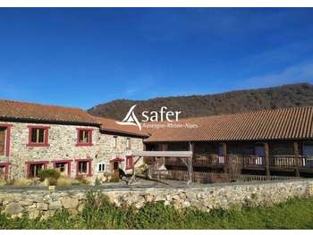 Ancienne ferme rénovée en gîte & chambres d'hôtes