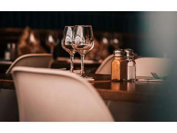 Bar brasserie restaurant