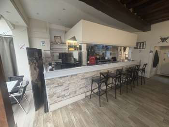 BAR TABAC HYPERCENTRE AVEC LOGEMENT