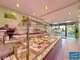 Vente boucherie sur la place principale de Vauvert